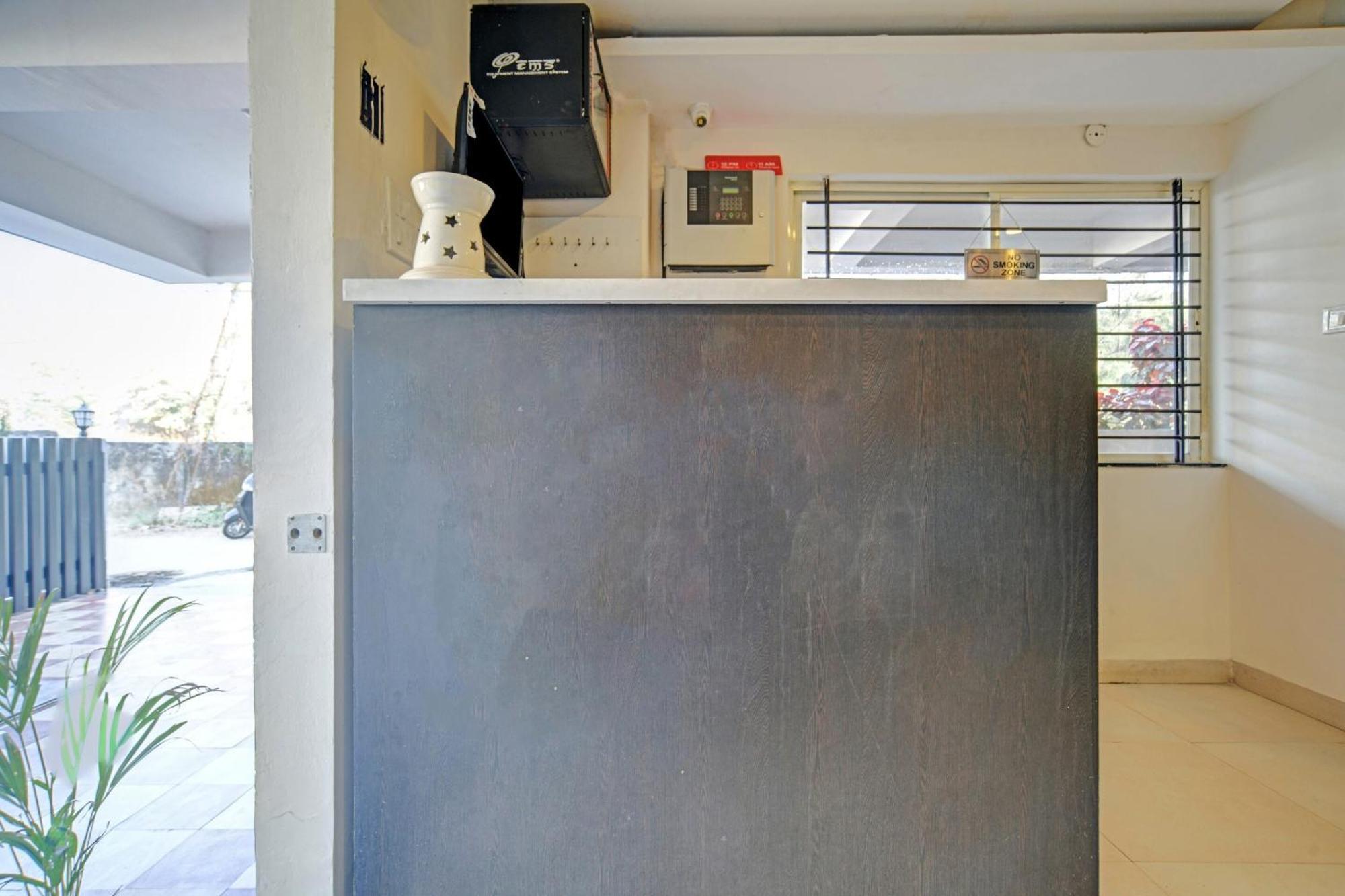 Hotel Collection O The Eternity Near Lig Sqaure Indore Exterior foto