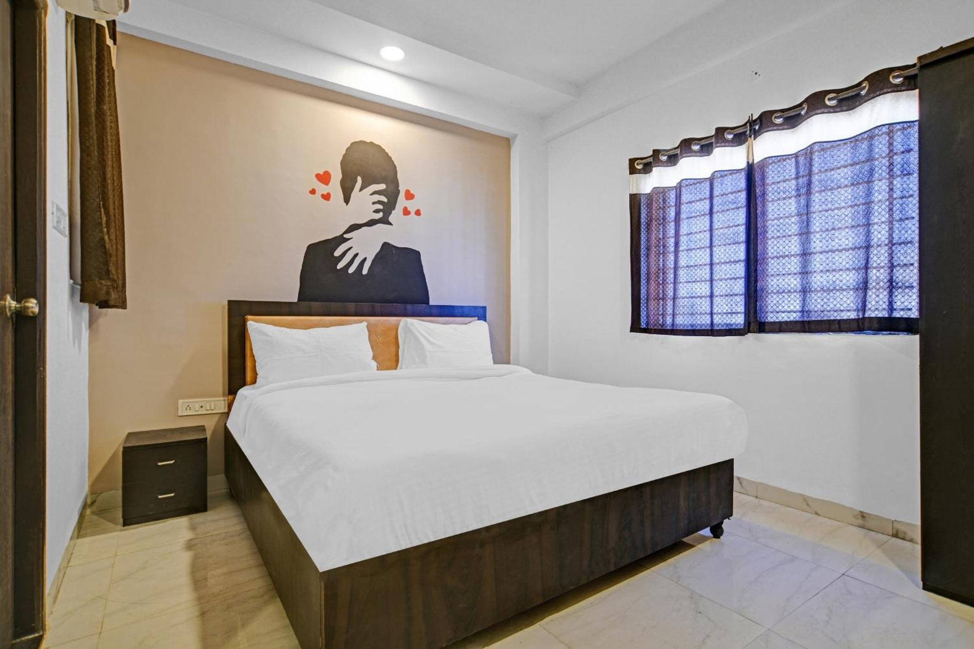 Hotel Collection O The Eternity Near Lig Sqaure Indore Exterior foto