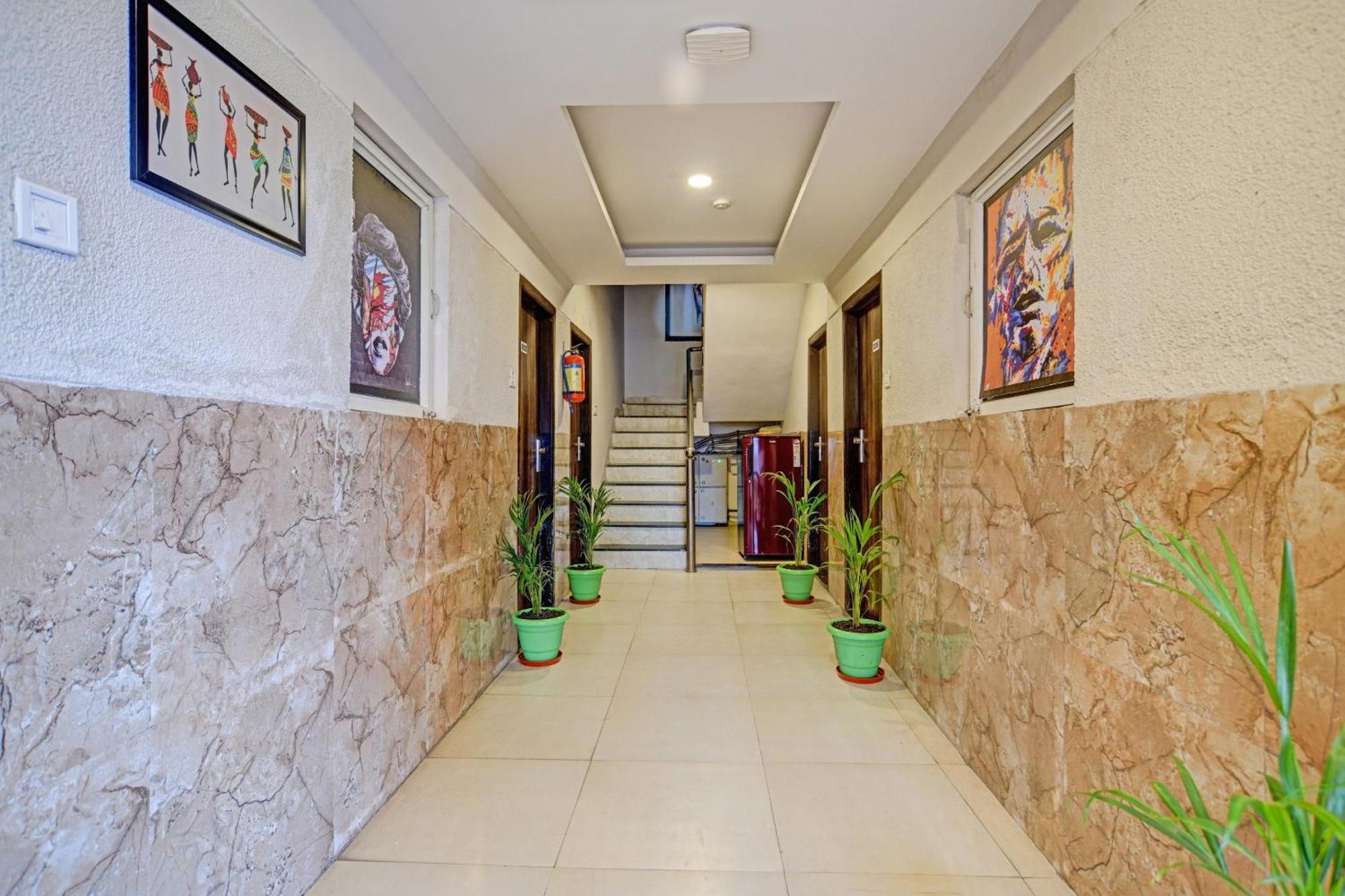 Hotel Collection O The Eternity Near Lig Sqaure Indore Exterior foto