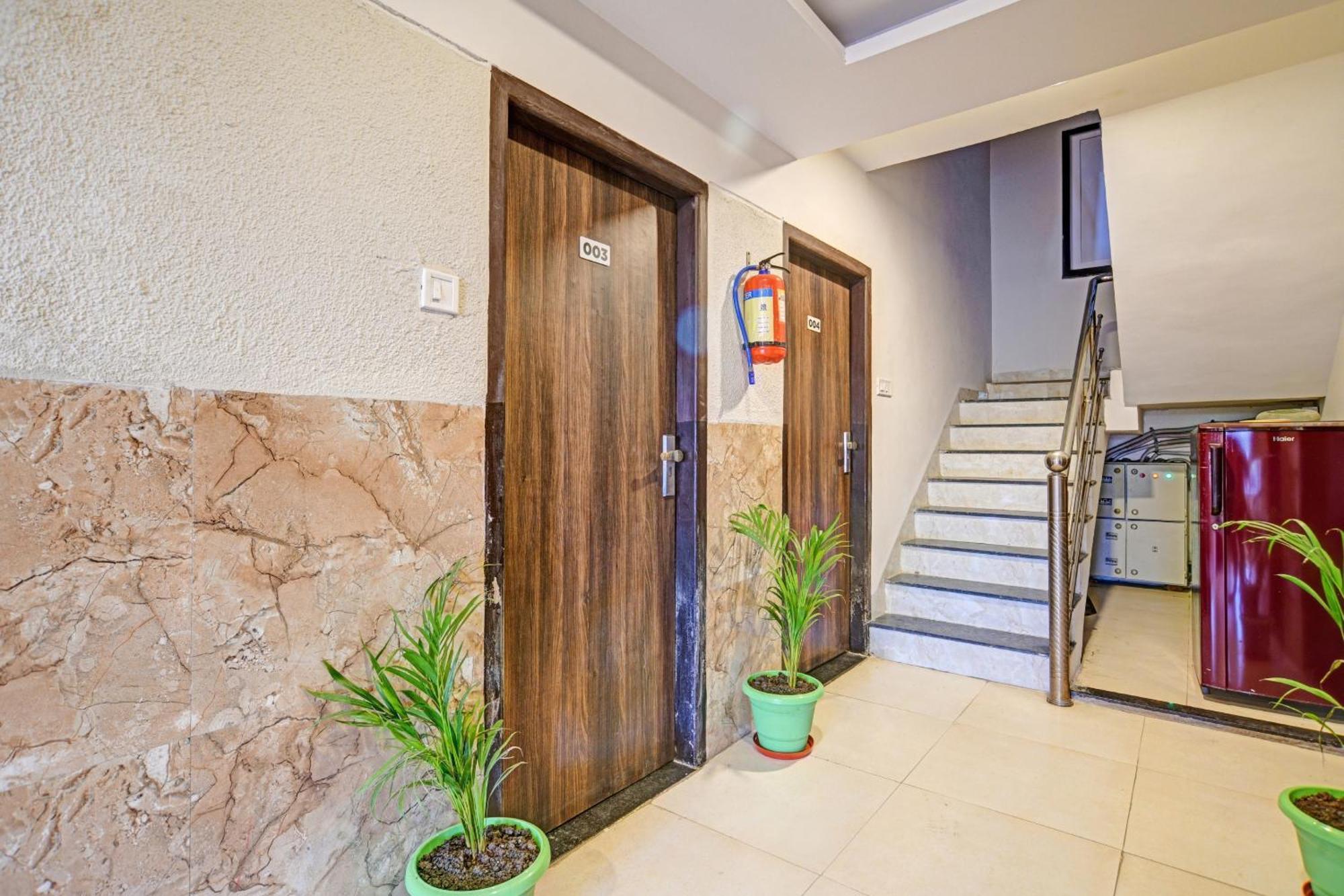 Hotel Collection O The Eternity Near Lig Sqaure Indore Exterior foto